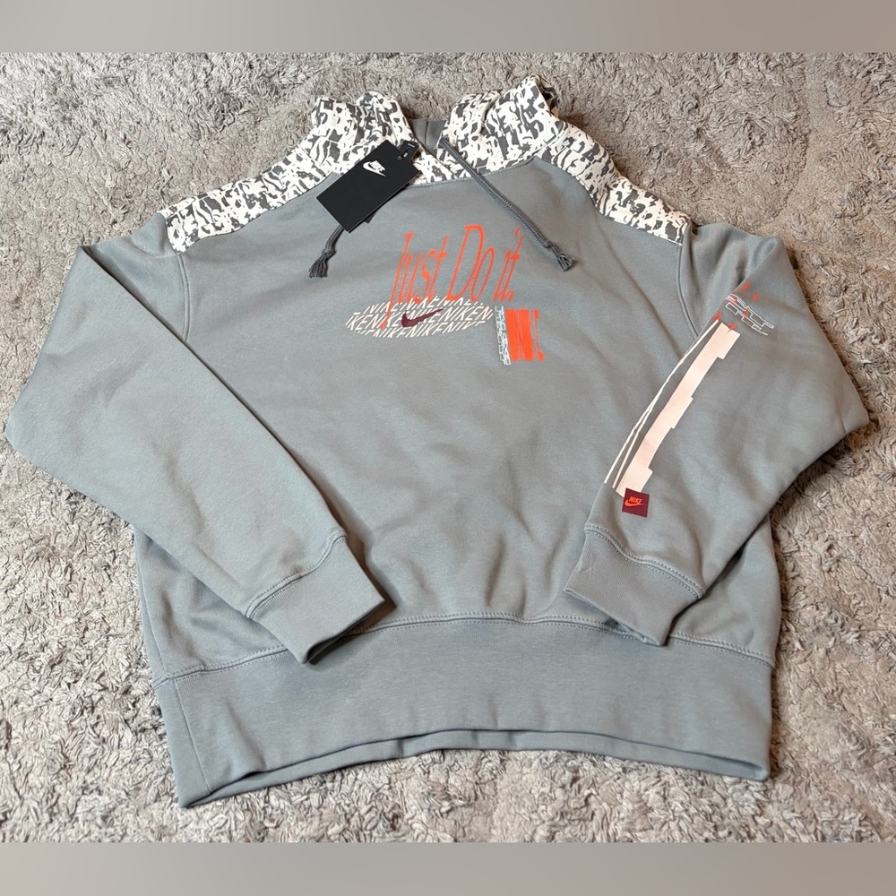 New With Tags NWT Nike Just Do it Women’s Hoodie size small Oversized Fit